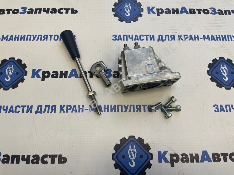 Крышка секции гидрораспределителя в сборе Soosan SCS 866LS/867LS